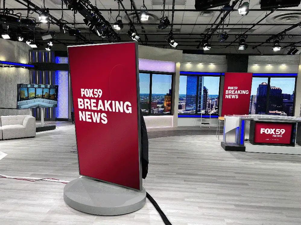 Environmental typography and wayfinding on set